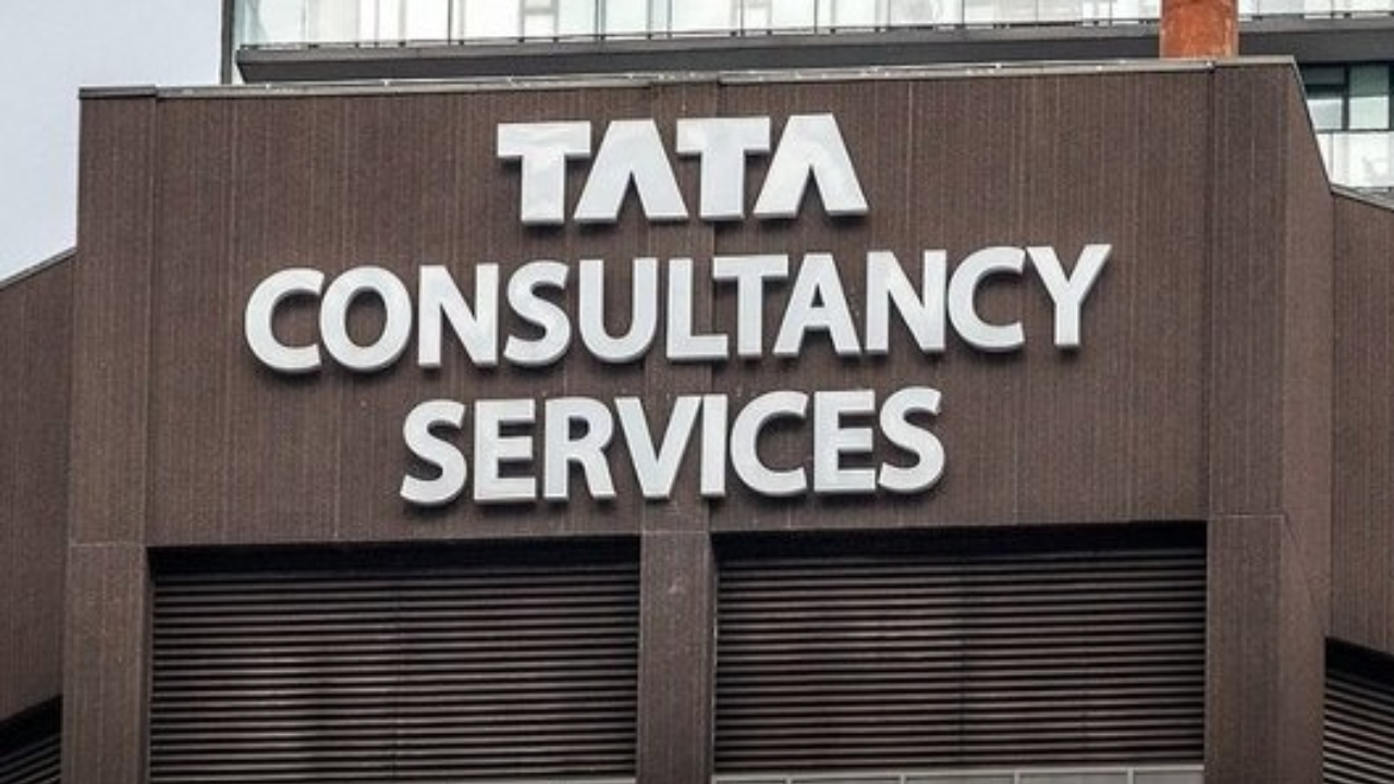 TCS Layoffs Clarity | ఆర్థిక మాంద్యం వేళ ఉద్యోగుల తొలగింపుపై టీసీఎస్ కీలక ప్రకటన